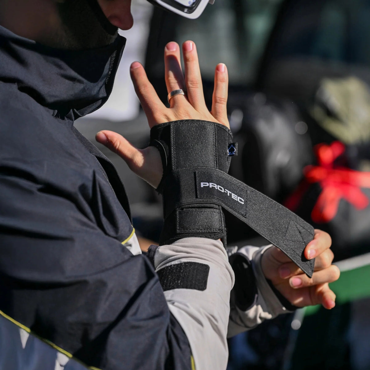 PRO TEC - UNDERCOVER SNOW WRIST GUARDS